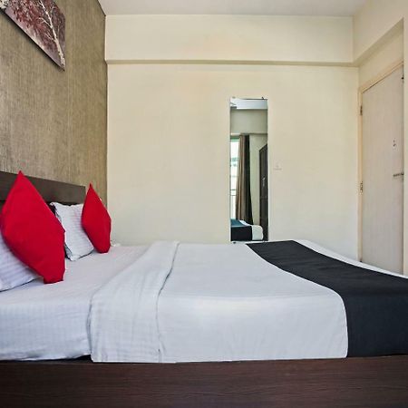 Hotel Iris Suites, Navi Mumbai Dış mekan fotoğraf